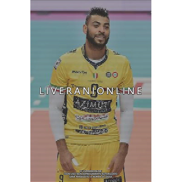 Busto Arsizio (VA) 9-10-2016 Pala Yamamay Campionato SuperLega UnipolSai Revivre Milano vs Azimut Modena nella foto Earvin Ngapeth (Azimut Modena) foto Roberto Garavaglia - ag. Aldo Liverani sas