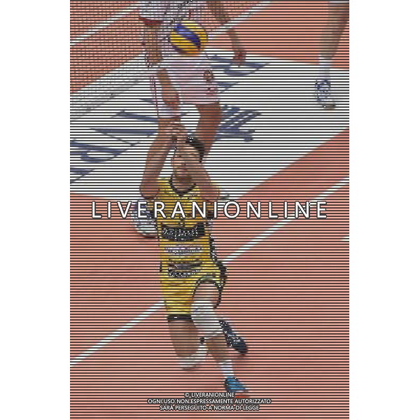 Busto Arsizio (VA) 9-10-2016 Pala Yamamay Campionato SuperLega UnipolSai Revivre Milano vs Azimut Modena nella foto Santiago Orduna (Azimut Modena) foto Roberto Garavaglia - ag. Aldo Liverani sas