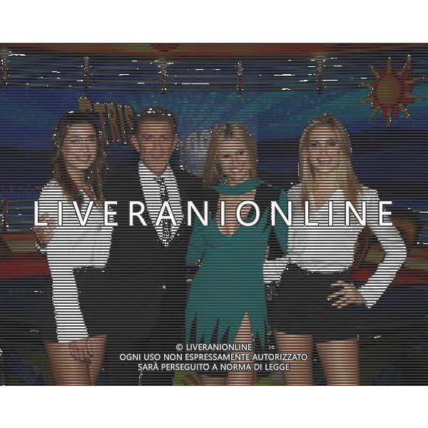 Cologno Monzese ( MI ) 10/10/2016 Mediaset - Photocall Striscia la Notizia Nella foto: Ludovica Frasca, Ezio Greggio, Michelle Hunzike e Irene Cioni PH Lauro Montagnini AG ALDO LIVERANI SAS