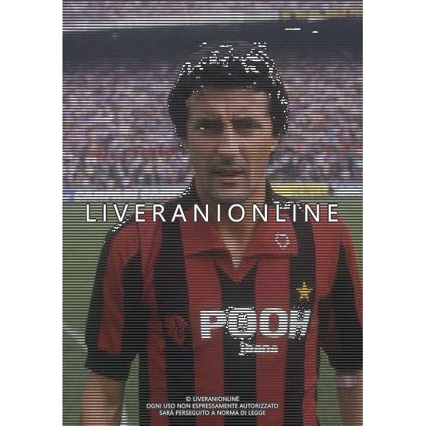 RETROSPETTIVA ADELIO MORO CALCIATORE NELLA FOTO ADELIO MORO CON LA MAGLIA DEL MILAN AG ALDO LIVERANI SAS