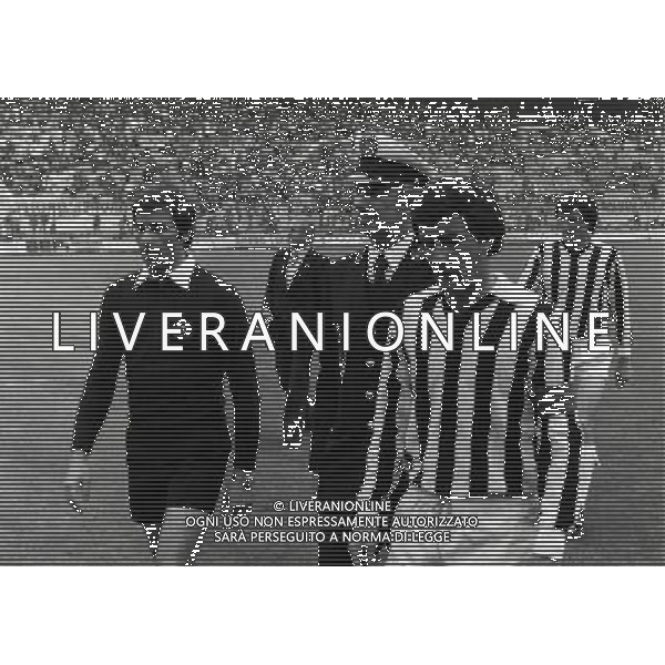 RETROSPETTIVA ADELIO MORO CALCIATORE NELLA FOTO ADELIO MORO CON LA MAGLIA DELL\'ASCOLI AG ALDO LIVERANI SAS