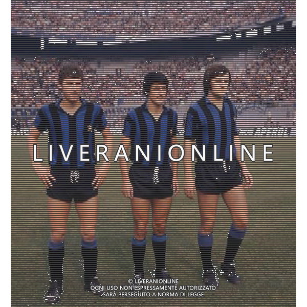 RETROSPETTIVA ADELIO MORO CALCIATORE NELLA FOTO ADELIO MORO CON LA MAGLIA DELL\'INTER CON DOLDI E MAGISTRELLI AG ALDO LIVERANI SAS