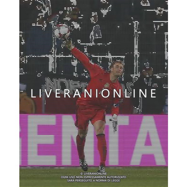 firo : 11.10.2016 Fu§ball, Fussball, International, WM-Quali, WM-Qualifikation 2018, FIFA, World Cup, Weltmeisterschaft 2018, Nationalmannschaft, GER Deutschland - NIR Nordirland GER Torwart TorhŸter Goalkeeper Manuel Neuer, Einzelaktion $worldrights, Es gelten unsere AGB, einsehbar auf www.firosportphoto.de, copyright by firo sportphoto: Coesfelder Str. 207 D-48249 DŸlmen GERMANY, www.firosportphoto.de mail@firosportphoto.de (V o l k s b a n k B o c h u m - W i t t e n ) IBAN DE68 4306 0129 0341 1171 00 Tel:Ê +49-2594-9916004 Fax:Ê+49-2594-9916005 AG ALDO LIVERANI SAS ONLY ITALY