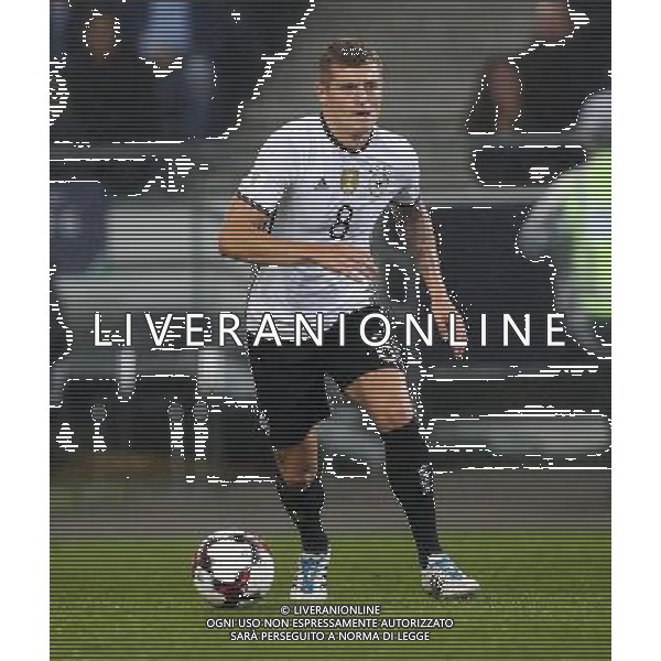 firo : 11.10.2016 Fu§ball, Fussball, International, WM-Quali, WM-Qualifikation 2018, FIFA, World Cup, Weltmeisterschaft 2018, Nationalmannschaft, GER Deutschland - NIR Nordirland 2:0 GER Toni Kroos, Einzelaktion $worldrights, Es gelten unsere AGB, einsehbar auf www.firosportphoto.de, copyright by firo sportphoto: Coesfelder Str. 207 D-48249 DŸlmen GERMANY, www.firosportphoto.de mail@firosportphoto.de (V o l k s b a n k B o c h u m - W i t t e n ) IBAN DE68 4306 0129 0341 1171 00 Tel:Ê +49-2594-9916004 Fax:Ê+49-2594-9916005 AG ALDO LIVERANI SAS ONLY ITALY