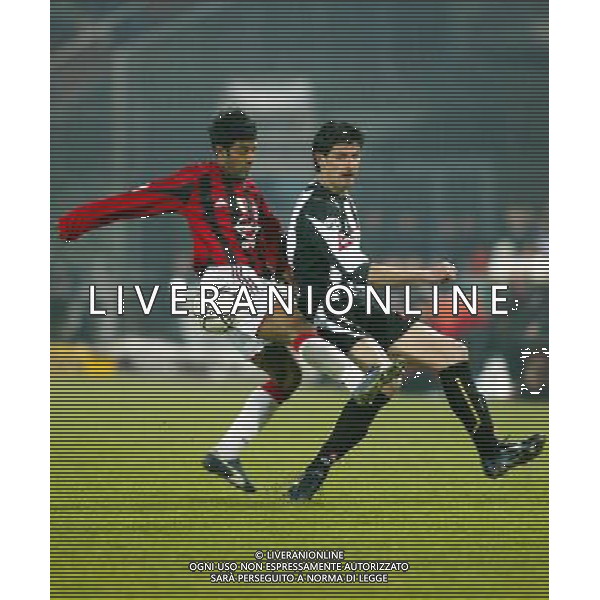 UDINE 16/03/2005 UDINESE-MILAN CAMPIONATO CALCIO SERIE A TIM NELLA FOTO VINCENZO IAQUINTA E DHORASOO VIKASH FOTO PAOLA GARBUIO/ALDO LIVERANI