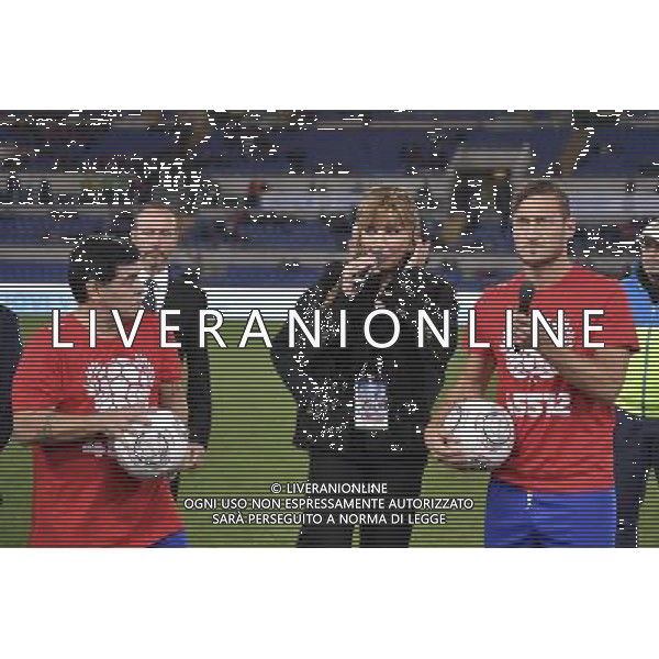 Partita della Pace 2016 Roma - 12.10.2016 - Stadio Olimpico - nella foto: Diego Armando Maradona e Francesco Totti con Milly Carlucci /Ph. Corradetti-Ag Aldo Liverani/ AGENZIA ALDO LIVERANI SAS 