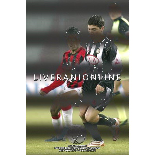 UDINE 16/03/2005 UDINESE-MILAN CAMPIONATO CALCIO SERIE A TIM NELLA FOTO DAVID PIZARRO E DHORASOO VIKASH FOTO PAOLA GARBUIO/ALDO LIVERANI