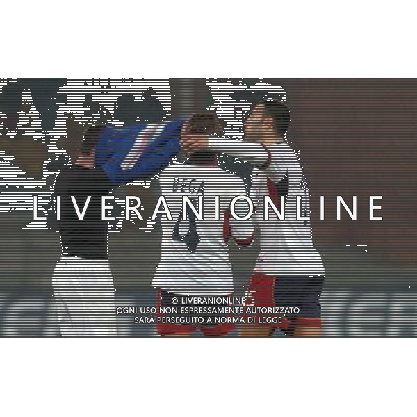 SAMPDORIA - CAGLIARI COPPA ITALIA TIM CUP 17/03/2005 NELLA FOTO ESULTANZA GIOCATORI CAGLIARI A FINE GARA PH ARCAINI/AGENZIA ALDO LIVERANI