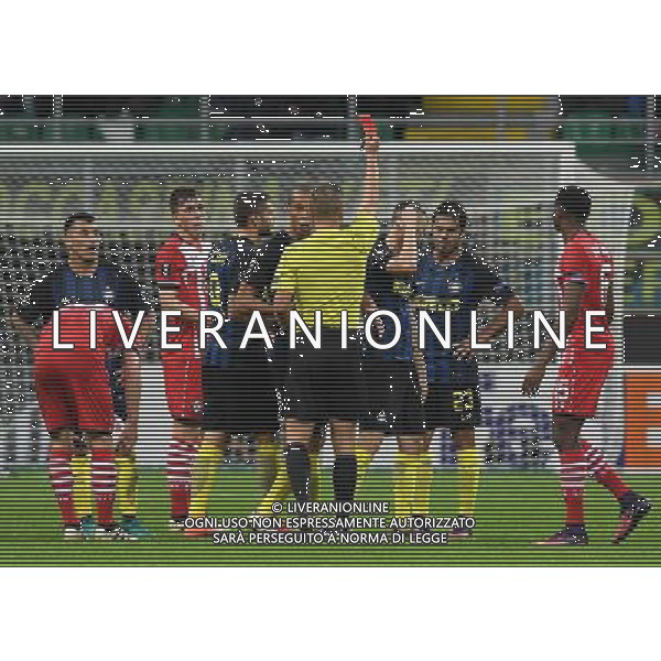 UEFA Europa League 2016/2017 Fase a Gironi Gruppo K Milano - 20.10.2016 Inter-Southampton Nella Foto:brozovic espulsione - cartellino rosso /Ph.Vitez-Ag. Aldo Liverani