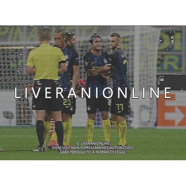 UEFA Europa League 2016/2017 Fase a Gironi Gruppo K Milano - 20.10.2016 Inter-Southampton Nella Foto:brozovic espulsione - proteste /Ph.Vitez-Ag. Aldo Liverani