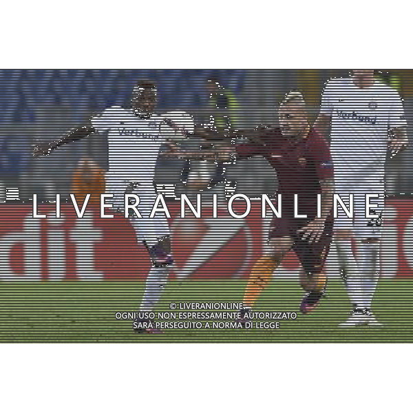 UEFA Europa League 2016-2017 Fase a gironi Gruppo E Roma 20.10.2016 - AS Roma vs Austria Vienna - nella foto: Olarenwaju Kayode e Radja Nainggolan /Ph.Corradetti-Ag. Aldo Liverani