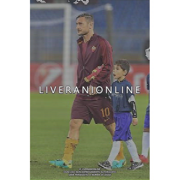 UEFA Europa League 2016-2017 Fase a gironi Gruppo E Roma 20.10.2016 - AS Roma vs Austria Vienna - nella foto: Francesco Totti entra in campo per la sua 100a presenza europea /Ph.Corradetti-Ag. Aldo Liverani