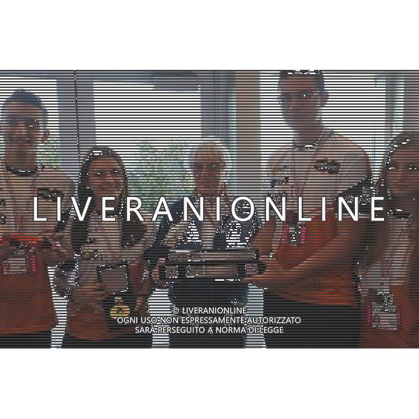 Bernie Ecclestone (GBR) with the 2016 F1 in Schools winners - Infinite Racing from Greece 21.10.2016. Formula 1 World Championship, Rd 18, United States Grand Prix, Austin, Texas, USA, Practice Day. / AGENZIA ALDO LIVERANI SAS - ITALY ONLY EDITORIAL USE ONLY
