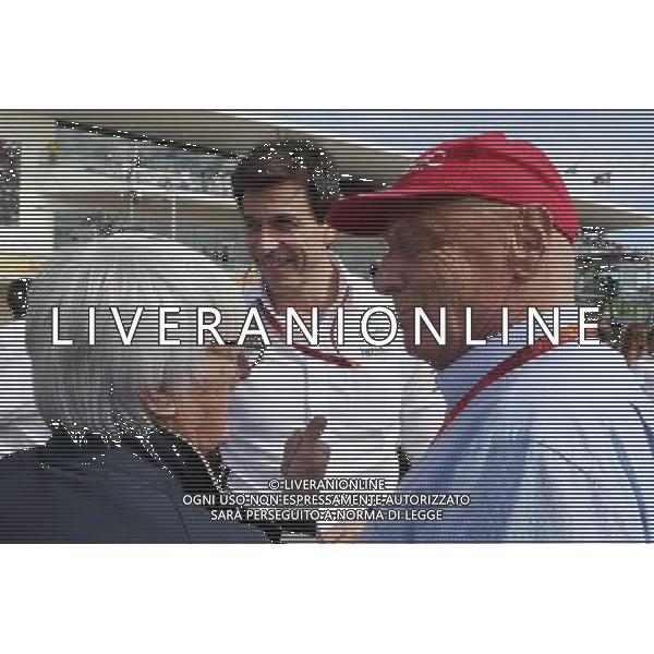 (L to R): Bernie Ecclestone (GBR) with Toto Wolff (GER) Mercedes AMG F1 Shareholder and Executive Director and Niki Lauda (AUT) Mercedes Non-Executive Chairman on the grid. 23.10.2016. Formula 1 World Championship, Rd 18, United States Grand Prix, Austin, Texas, USA, Race Day. AG ALDO LIVERANI SAS ONLY ITALY