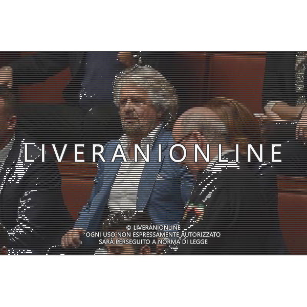 Roma - 25.10.2016 - Camera dei Deputati - Modifiche alla legge 31 ottobre 1965 n. 1261 concernenti il trattamento economico e previdenziale spettante ai membri del Parlamento - nella foto: Beppe Grillo nelle tribune del pubblico / Ph. Corradetti-Ag Aldo Liverani / AGENZIA ALDO LIVERANI SAS