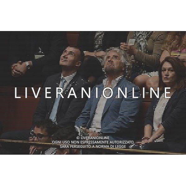 Roma - 25.10.2016 - Camera dei Deputati - Modifiche alla legge 31 ottobre 1965 n. 1261 concernenti il trattamento economico e previdenziale spettante ai membri del Parlamento - nella foto: Beppe Grillo nelle tribune del pubblico con Rocco Casalino / Ph. Corradetti-Ag Aldo Liverani / AGENZIA ALDO LIVERANI SAS