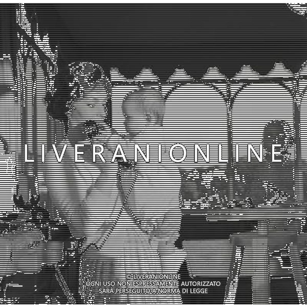 Gina Lollobrigida, nome d\'arte di Luigia Lollobrigida, attrice e scultrice italiana - Retrospettiva nella foto con il figlio Andrea Milko Skofic Jr. nel 1957 ©ARCHIVIO / AGENZIA ALDO LIVERANI SAS - ITALY ONLY EDITORIAL USE ONLY