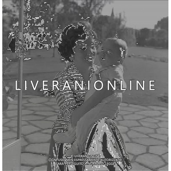 Gina Lollobrigida, nome d\'arte di Luigia Lollobrigida, attrice e scultrice italiana - Retrospettiva nella foto con il figlio Andrea Milko Skofic Jr. nel 1957 ©ARCHIVIO / AGENZIA ALDO LIVERANI SAS - ITALY ONLY EDITORIAL USE ONLY