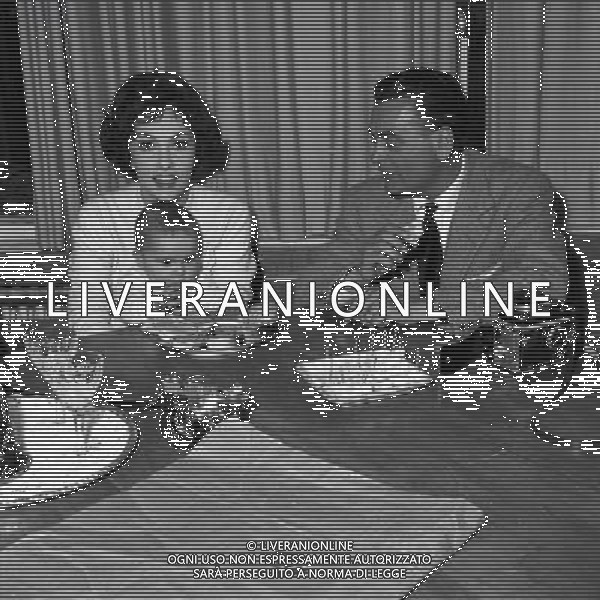 Gina Lollobrigida, nome d\'arte di Luigia Lollobrigida, attrice e scultrice italiana - Retrospettiva nella foto con il figlio Andrea Milko Skofic Jr.nel 1957 ©ARCHIVIO / AGENZIA ALDO LIVERANI SAS - ITALY ONLY EDITORIAL USE ONLY