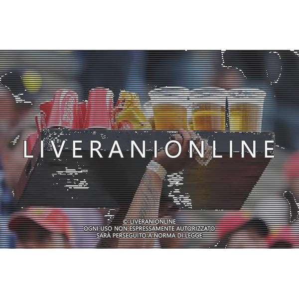 A drinks vendor. 28.10.2016. Formula 1 World Championship, Rd 19, Mexican Grand Prix, Mexico City, Mexico, Practice Day. / AGENZIA ALDO LIVERANI SAS - ITALY ONLY EDITORIAL USE ONLY