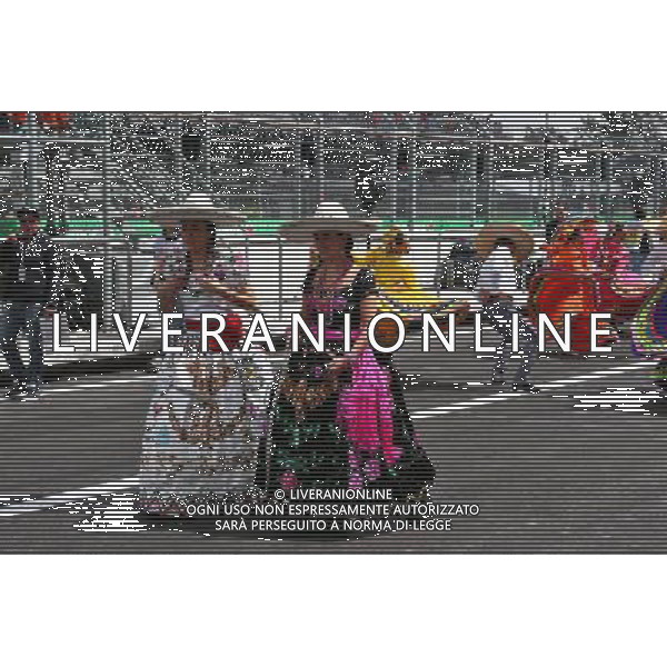 Pit parade. 28.10.2016. Formula 1 World Championship, Rd 19, Mexican Grand Prix, Mexico City, Mexico, Practice Day. / AGENZIA ALDO LIVERANI SAS - ITALY ONLY EDITORIAL USE ONLY