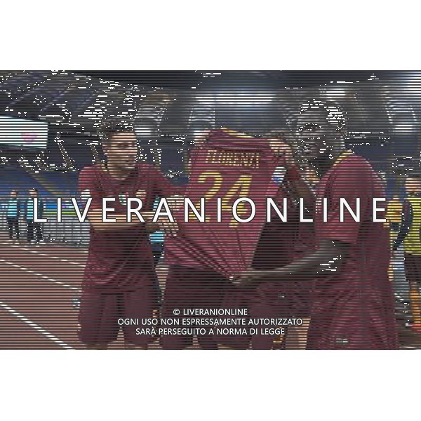 Supercoppa Italiana Primavera Roma - 28.10.2016 - Stadio Olimpico - AS Roma vs Inter - nella foto: i giocatori della Roma festeggiano con la maglia di Florenzi / Ph. Corradetti-Ag. Aldo Liverani