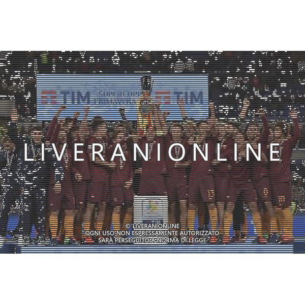 Supercoppa Italiana Primavera Roma - 28.10.2016 - Stadio Olimpico - AS Roma vs Inter - nella foto: La Roma festeggia la Supercoppa Primavera / Ph. Corradetti-Ag. Aldo Liverani