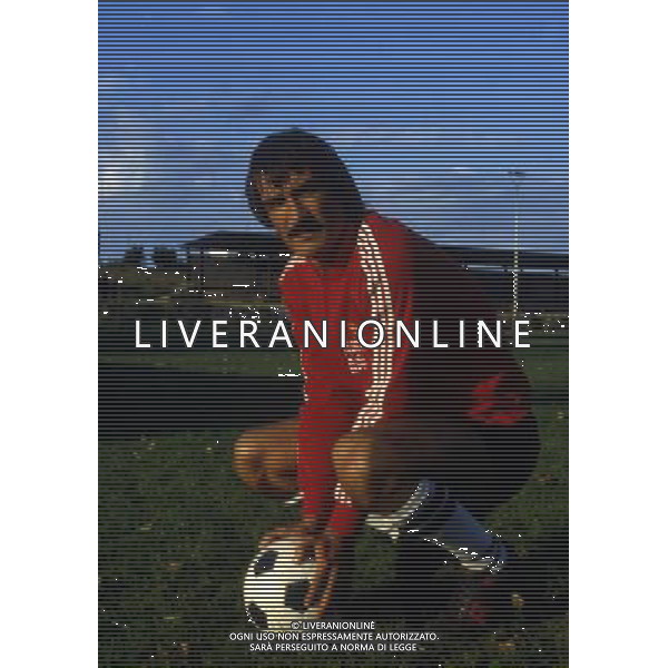 RETROSPETTIVA ENRICO ALBERTOSI CALCIATORE NELLA FOTO ENRICO ALBERTOSI CON LA TUTA ELPIDIENSE AG ALDO LIVERANI SAS