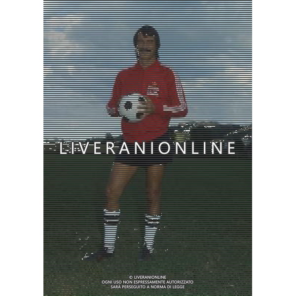 RETROSPETTIVA ENRICO ALBERTOSI CALCIATORE NELLA FOTO ENRICO ALBERTOSI CON LA MAGLIA ELPIDIENSE AG ALDO LIVERANI SAS