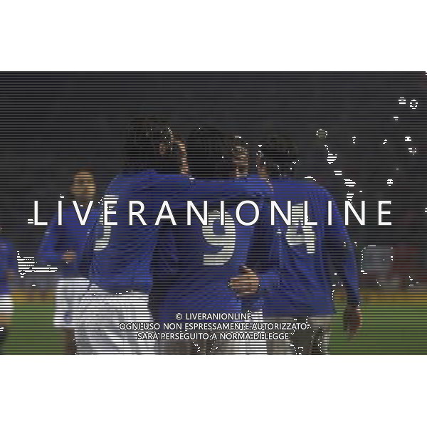 TRIESTE 28-01 2001 ITALIA -LITUANIA NELLA FOTO ABBRACCI ITALIA AG ALDO LIVERANI SAS