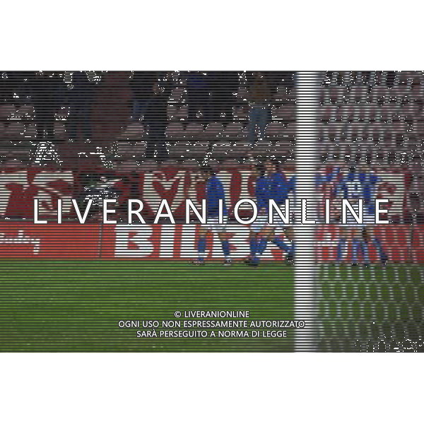 TRIESTE 28-01 2001 ITALIA -LITUANIA NELLA FOTO ABBRACCI ITALIA AG ALDO LIVERANI SAS