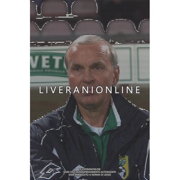 TRIESTE 28-01 2001 ITALIA -LITUANIA NELLA FOTO ZELKEVICIUS BENJAMINAS ALLENATORE LUTUANIA AG ALDO LIVERANI SAS