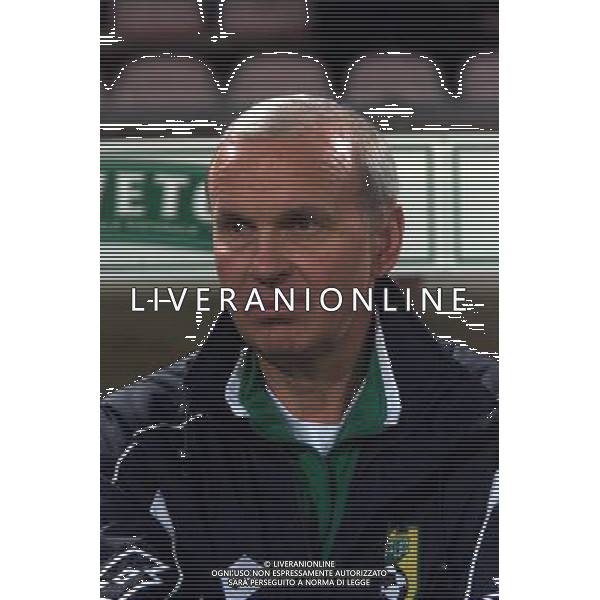 TRIESTE 28-01 2001 ITALIA -LITUANIA NELLA FOTO ZELKEVICIUS BENJAMINAS ALLENATORE LUTUANIA AG ALDO LIVERANI SAS