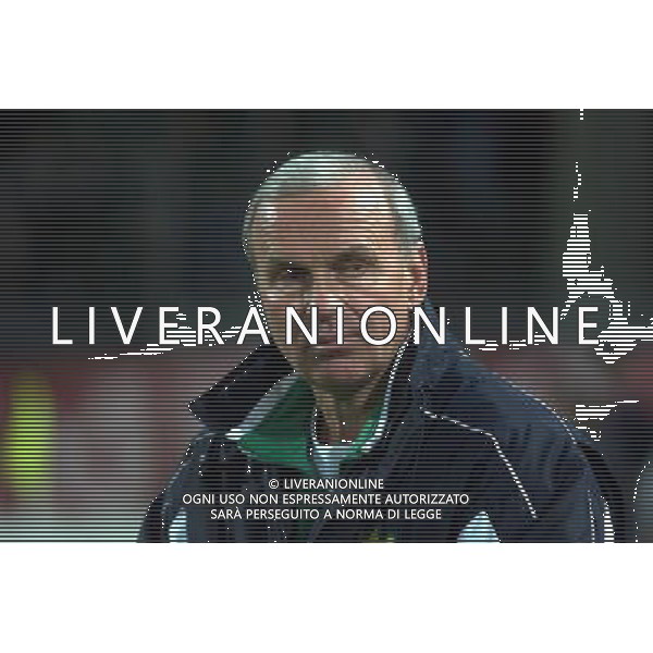 TRIESTE 28-01 2001 ITALIA -LITUANIA NELLA FOTO ZELKEVICIUS BENJAMINAS ALLENATORE LUTUANIA AG ALDO LIVERANI SAS