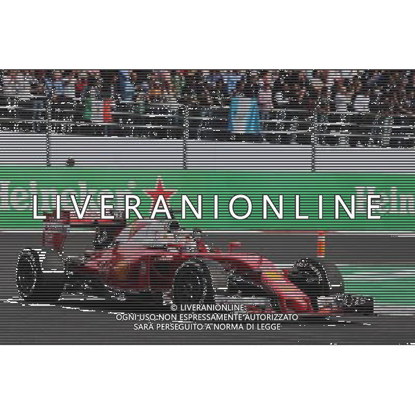 Sebastian Vettel (GER) Ferrari SF16-H waves to the crowd at the end of the race. 30.10.2016. Formula 1 World Championship, Rd 19, Mexican Grand Prix, Mexico City, Mexico, Race Day. / AGENZIA ALDO LIVERANI SAS - ITALY ONLY EDITORIAL USE ONLY