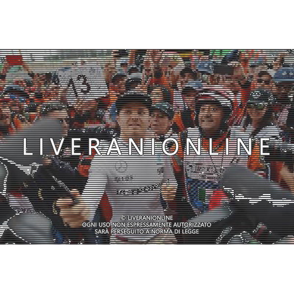 Nico Rosberg (GER) Mercedes AMG F1 with fans. 30.10.2016. Formula 1 World Championship, Rd 19, Mexican Grand Prix, Mexico City, Mexico, Race Day. s / AGENZIA ALDO LIVERANI SAS - ITALY ONLY EDITORIAL USE ONLY