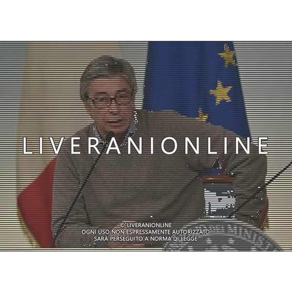 Conferenza stampa dopo il Consiglio dei Ministri - Roma - 31.10.2016 - Palazzo Chigi - nella foto: Vasco Errani /Ph.Corradetti / AGENZIA ALDO LIVERANI SAS / AGENZIA ALDO LIVERANI SAS