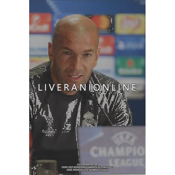 WARSZAWA 01.11.2016 KONFERENCJA PRASOWA REALU MADRYT --- REAL MADRID PRESS CONFERENCE IN WARSAW ZINEDINE ZIDANE FOT. PIOTR KUCZA/NEWSPIX.PL --- Newspix.pl AG ALDO LIVERANI SAS ONLY ITALY *** Local Caption *** www.newspix.pl mail us: info@newspix.pl call us: 0048 022 23 22 222 --- Polish Picture Agency by Ringier Axel Springer Poland