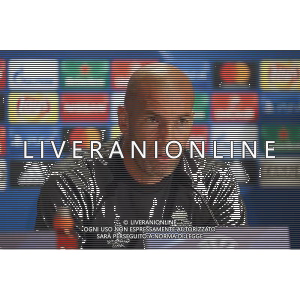 WARSZAWA 01.11.2016 KONFERENCJA PRASOWA REALU MADRYT --- REAL MADRID PRESS CONFERENCE IN WARSAW ZINEDINE ZIDANE FOT. PIOTR KUCZA/NEWSPIX.PL --- Newspix.pl AG ALDO LIVERANI SAS ONLY ITALY *** Local Caption *** www.newspix.pl mail us: info@newspix.pl call us: 0048 022 23 22 222 --- Polish Picture Agency by Ringier Axel Springer Poland
