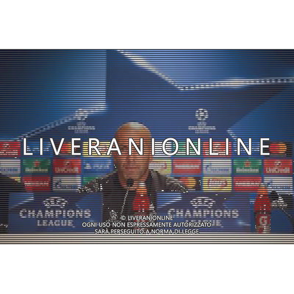WARSZAWA 01.11.2016 KONFERENCJA PRASOWA REALU MADRYT --- REAL MADRID PRESS CONFERENCE IN WARSAW ZINEDINE ZIDANE FOT. PIOTR KUCZA/NEWSPIX.PL --- Newspix.pl AG ALDO LIVERANI SAS ONLY ITALY *** Local Caption *** www.newspix.pl mail us: info@newspix.pl call us: 0048 022 23 22 222 --- Polish Picture Agency by Ringier Axel Springer Poland