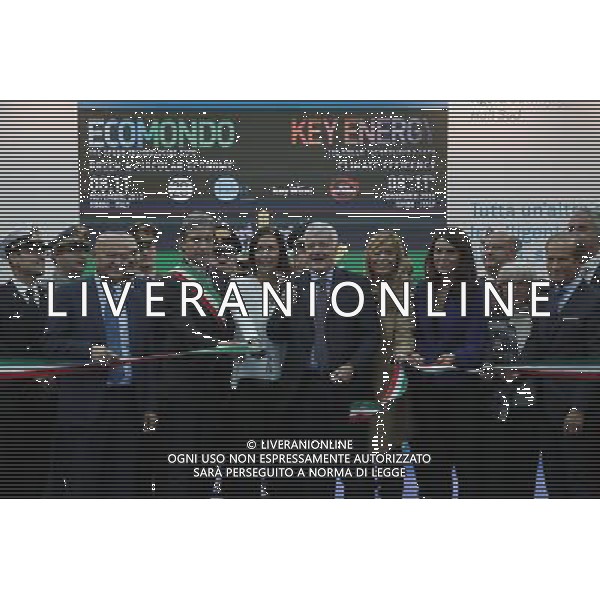 RIMINI FIERA ECOMONDO 2016 nella foto: IL MINISTRO DELL\'AMBIENTE GIAN LUCA GALLETTI TAGLIA IL NASTRO INAUGURALE ©CLAUDIO ZAMAGNI/AGENZIA ALDO LIVERANI S.A.S.