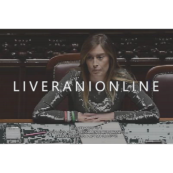 Roma - 09.11.2016 - Camera dei Deputati - Svolgimento di interrogazioni a risposta immediata - nella foto: Maria Elena Boschi sul tavolo la cover del cellulare con lo slogan Basta un Si\' / Ph. Corradetti-Ag Aldo Liverani