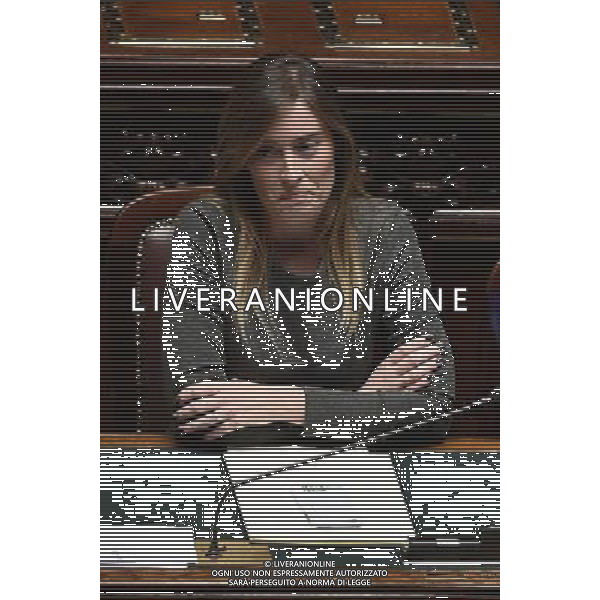 Roma - 09.11.2016 - Camera dei Deputati - Svolgimento di interrogazioni a risposta immediata - nella foto: Maria Elena Boschi sul tavolo la cover del cellulare con lo slogan Basta un Si\' / Ph. Corradetti-Ag Aldo Liverani