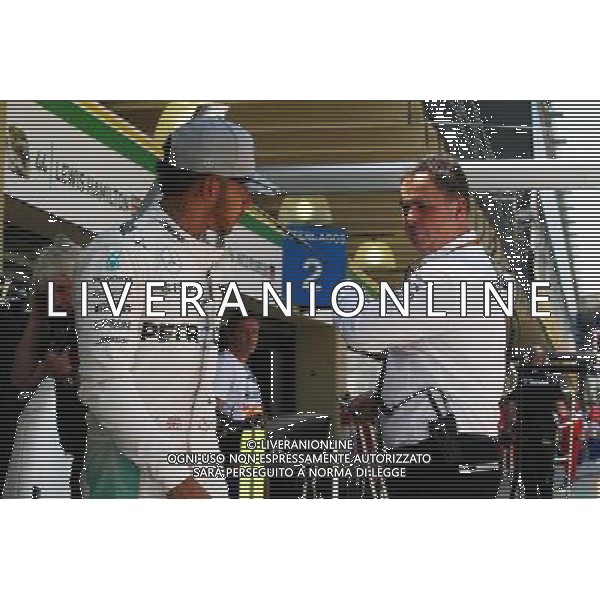 (L to R): Lewis Hamilton (GBR) Mercedes AMG F1 with Ron Meadows (GBR) Mercedes GP Team Manager. 11.11.2016. Formula 1 World Championship, Rd 20, Brazilian Grand Prix, Sao Paulo, Brazil, Practice Day. /AGENZIA ALDO LIVERANI SAS - ITALY ONLY EDITORIAL USE ONLY - Gp Brasile Prove Libere
