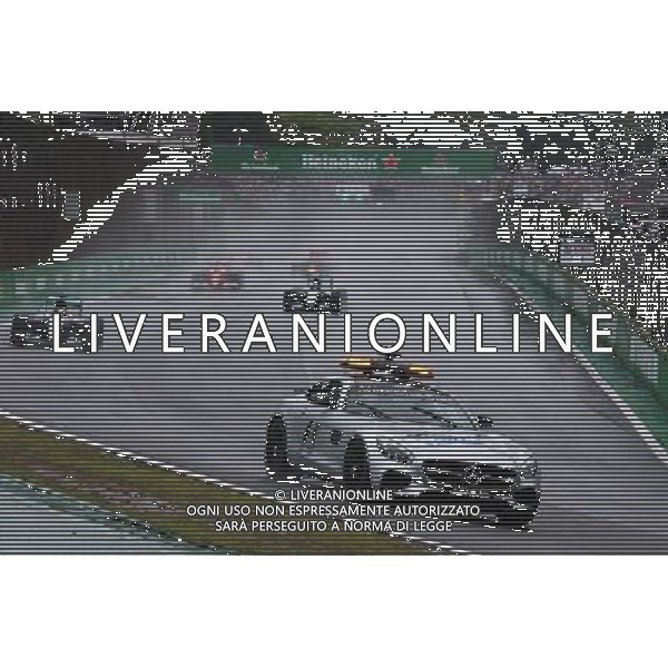 Lewis Hamilton (GBR) Mercedes AMG F1 W07 Hybrid leads behind the FIA Safety Car. 13.11.2016. Formula 1 World Championship, Rd 20, Brazilian Grand Prix, Sao Paulo, Brazil, Race Day. / AGENZIA ALDO LIVERANI SAS - ITALY ONLY EDITORIAL USE ONLY - Gp Brasile Gara