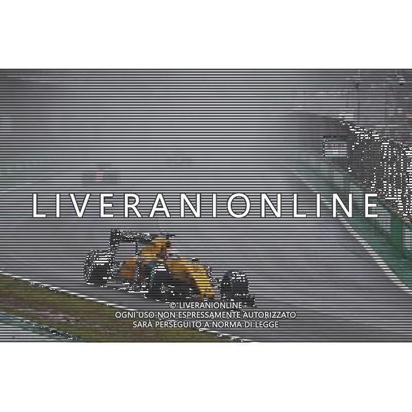 Kevin Magnussen (DEN) Renault Sport F1 Team RS16. 13.11.2016. Formula 1 World Championship, Rd 20, Brazilian Grand Prix, Sao Paulo, Brazil, Race Day. / AGENZIA ALDO LIVERANI SAS - ITALY ONLY EDITORIAL USE ONLY - Gp Brasile Gara