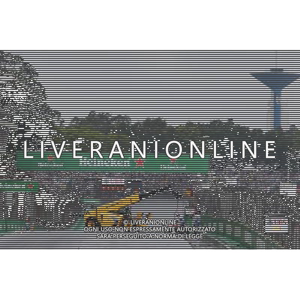 The Ferrari SF16-H of Kimi Raikkonen (FIN) Ferrari is removed from the circuit after he crashed out of the race. 13.11.2016. Formula 1 World Championship, Rd 20, Brazilian Grand Prix, Sao Paulo, Brazil, Race Day. / AGENZIA ALDO LIVERANI SAS - ITALY ONLY EDITORIAL USE ONLY - Gp Brasile Gara