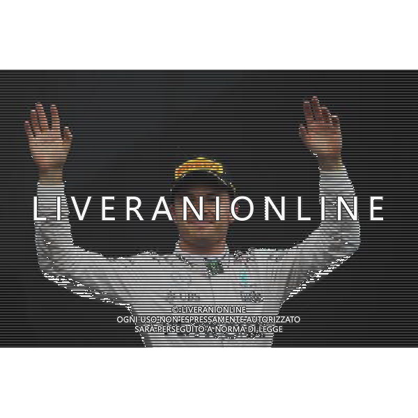 Nico Rosberg (GER) Mercedes AMG F1 celebrates his second position on the podium. 13.11.2016. Formula 1 World Championship, Rd 20, Brazilian Grand Prix, Sao Paulo, Brazil, Race Day. / AGENZIA ALDO LIVERANI SAS - ITALY ONLY EDITORIAL USE ONLY - Gp F1 Brasile Gara