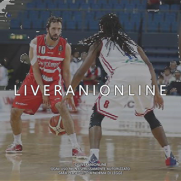 Consultinvest Pesaro vs Openjobmetis Varese 13/11/2016 nella foto: CAVALIERO E THORTON Â©CLAUDIO ZAMAGNI/AGENZIA ALDO LIVERANI S.A.S.