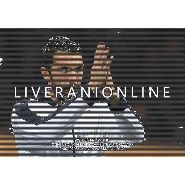 Amichevole Milano - 15.11.2016 Italia-Germania Nella Foto: gianluigi buffon applaude all\'inno della germania per i fischi del pubblico /Ph.Vitez-Ag. Aldo Liverani